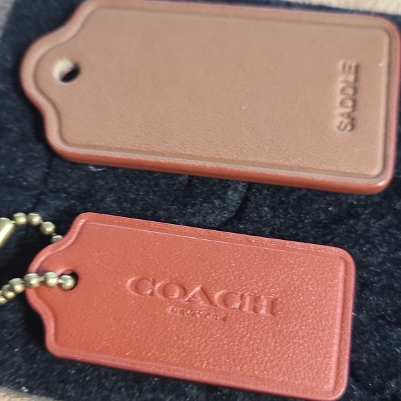 Coach Tags - Picture 6 of 6